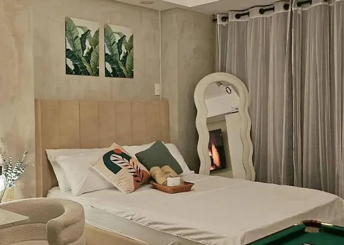 Staycation Near Sm Bicutan Apartment *