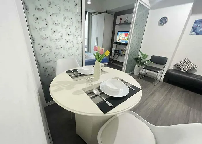 Staycation Near Sm Bicutan Apartment *